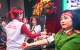 [ẢNH] Ấn tượng mạnh với hình ảnh nữ Công an Thủ đô hiến máu cứu người