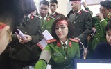 [ẢNH] Ấn tượng mạnh với hình ảnh nữ Công an Thủ đô hiến máu cứu người