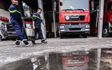 Những chiếc bánh chưng được gói bởi bàn tay thô ráp của chiến sỹ PCCC Thủ đô