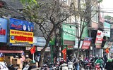 [ẢNH] Hà Nội: Người dân đổ xô đi mua khẩu trang y tế, chỗ phát miễn phí, nơi bán đắt gấp 2,3 lần