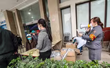 [ẢNH] Công an Thủ đô tham gia phát miễn phí 75.000 khẩu trang phòng dịch Corona