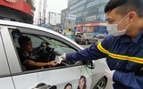[ẢNH] Công an Thủ đô tham gia phát miễn phí 75.000 khẩu trang phòng dịch Corona