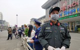 [ẢNH] Công an Thủ đô tham gia phát miễn phí 75.000 khẩu trang phòng dịch Corona