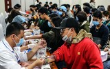 [ẢNH] Bác sỹ căng mình làm việc 12 tiếng 1 ngày trong bối cảnh thiếu máu do ảnh hưởng của dịch Corona