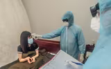 [ẢNH] Ngày 27-2 đặc biệt của các bác sỹ Công an Thủ đô nơi tuyến đầu phòng dịch Covid - 19