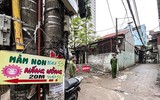 [ẢNH] Người dân ở khu nhà trọ của bệnh nhân số 39 yên tâm chấp hành cách ly 14 ngày