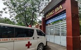 [ẢNH] Cận cảnh việc thực hiện xét nghiệm nhanh Covid- 19, 10 phút có kết quả ngay ở Hà Nội