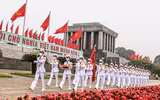 Hình ảnh ấn tượng sáng 30-4, kỷ niệm 45 năm thống nhất đất nước ở Hà Nội
