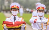 Hình ảnh ấn tượng sáng 30-4, kỷ niệm 45 năm thống nhất đất nước ở Hà Nội