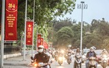 Hình ảnh ấn tượng sáng 30-4, kỷ niệm 45 năm thống nhất đất nước ở Hà Nội