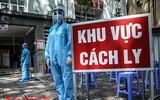 [ẢNH] Người dân mang cả hành lý, sẵn sàng cách ly khi đi test nhanh Covid-19 ở Hà Nội