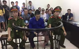 Đối tượng dâm ô trẻ em Cao Mạnh Hùng trước vành móng ngựa
