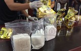 Cận mặt 