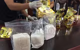 Cận mặt 