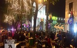 [Ảnh] Hàng vạn người đổ ra đường mừng Giáng sinh an lành