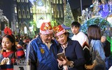 [Ảnh] Hàng vạn người đổ ra đường mừng Giáng sinh an lành