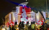 [Ảnh] Hàng vạn người đổ ra đường mừng Giáng sinh an lành