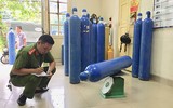 [Ảnh] Sốc hình ảnh học sinh lớp 5 hít 