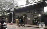 [Ảnh] Cửa hàng mở hé mua bán chui, bất chấp lệnh cấm còn 4 ngày