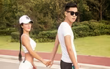 Vẻ đẹp nóng bỏng của bà mẹ U50 cứ ra đường bị nhầm là bạn gái con trai