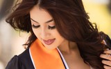 Ngỡ ngàng trước nhan sắc xinh như hoa hậu của em gái Jennifer Phạm