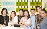 Hoa hậu Huỳnh Thúy Anh nổi bật giữa dàn người đẹp dự sự kiện