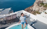 Diễn viên Trịnh Tú Trung khám phá cuộc sống thiên đường ở Santorini