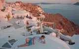 Diễn viên Trịnh Tú Trung khám phá cuộc sống thiên đường ở Santorini