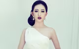 Hoa hậu Huỳnh Thúy Anh khoe vẻ đẹp quyền quý ở xứ sở chùa vàng