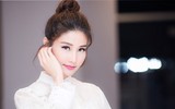 Diễm My 9X và Hứa Vĩ Văn tay trong tay như tình nhân
