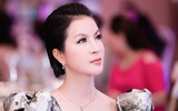 MC Thanh Mai diện váy cắt xẻ táo bạo đầy quyến rũ