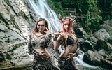 Ngỡ ngàng trước những vũ điệu bellydance bên bờ suối