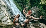 Ngỡ ngàng trước những vũ điệu bellydance bên bờ suối