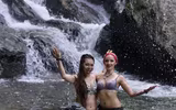 Ngỡ ngàng trước những vũ điệu bellydance bên bờ suối