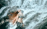 Ngỡ ngàng trước những vũ điệu bellydance bên bờ suối