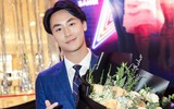 Rocker Nguyễn không rời Minh Hằng nửa bước trong buổi công chiếu 