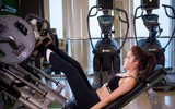 Huyền My miệt mài trong phòng gym, khoe vòng eo sexy trước thềm Miss Grand