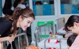 Chuẩn bị thi Hoa hậu Hòa bình, Huyền My vẫn không quên các bệnh nhi