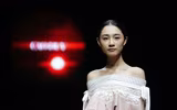 Quán quân Kim Dung, Á hậu Thanh Tú khoe dáng nuột nà tại Tuần lễ thời trang