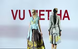 Vũ Việt Hà mang 