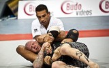 Những võ sĩ thực chiến MMA đáng sợ nhất thế giới hiện nay (1)