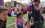Xúc động ngắm những nụ cười tự nhiên của trẻ thơ Syria