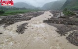 Mang hơi ấm tình người đến với đồng bào tâm lũ Mường La
