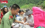 Mang hơi ấm tình người đến với đồng bào tâm lũ Mường La