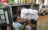 Mang hơi ấm tình người đến với đồng bào tâm lũ Mường La