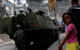 Xem lính đặc nhiệm Brazil trấn áp tội phạm ma túy ở Rio de Janeiro