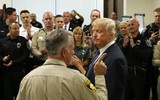 Tổng thống Mỹ Donald Trump tới Las Vegas để giải quyết hậu quả vụ xả súng
