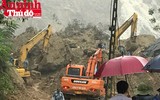 Đoàn công tác Báo ANTĐ chia sẻ với bà con trong vụ vùi lấp đất đá ở Tân Lạc, Hòa Bình
