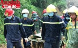 Đoàn công tác Báo ANTĐ chia sẻ với bà con trong vụ vùi lấp đất đá ở Tân Lạc, Hòa Bình