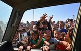 [ẢNH] Quân đội Iraq được chào mừng khi tiến vào Kirkuk - vùng đất của người Kurd